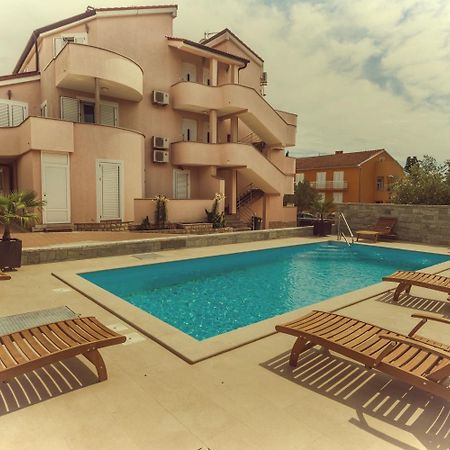 Apartments Basilea Biograd Na Moru Exterior foto