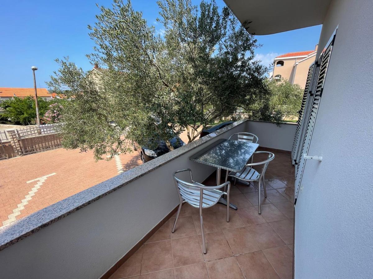 Apartments Basilea Biograd Na Moru Exterior foto