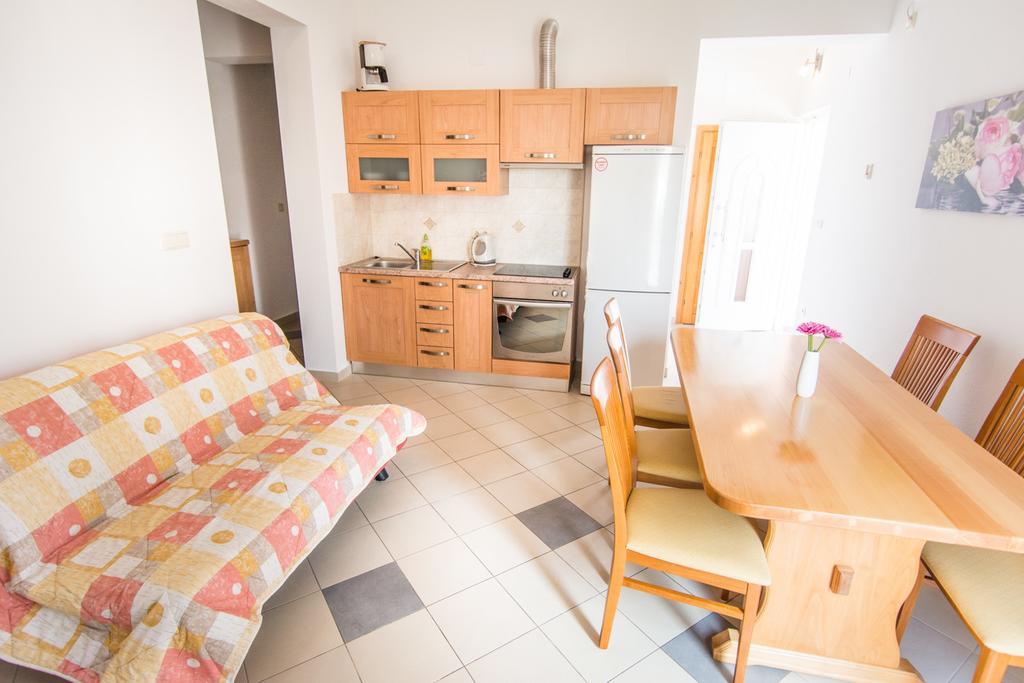 Apartments Basilea Biograd Na Moru Exterior foto