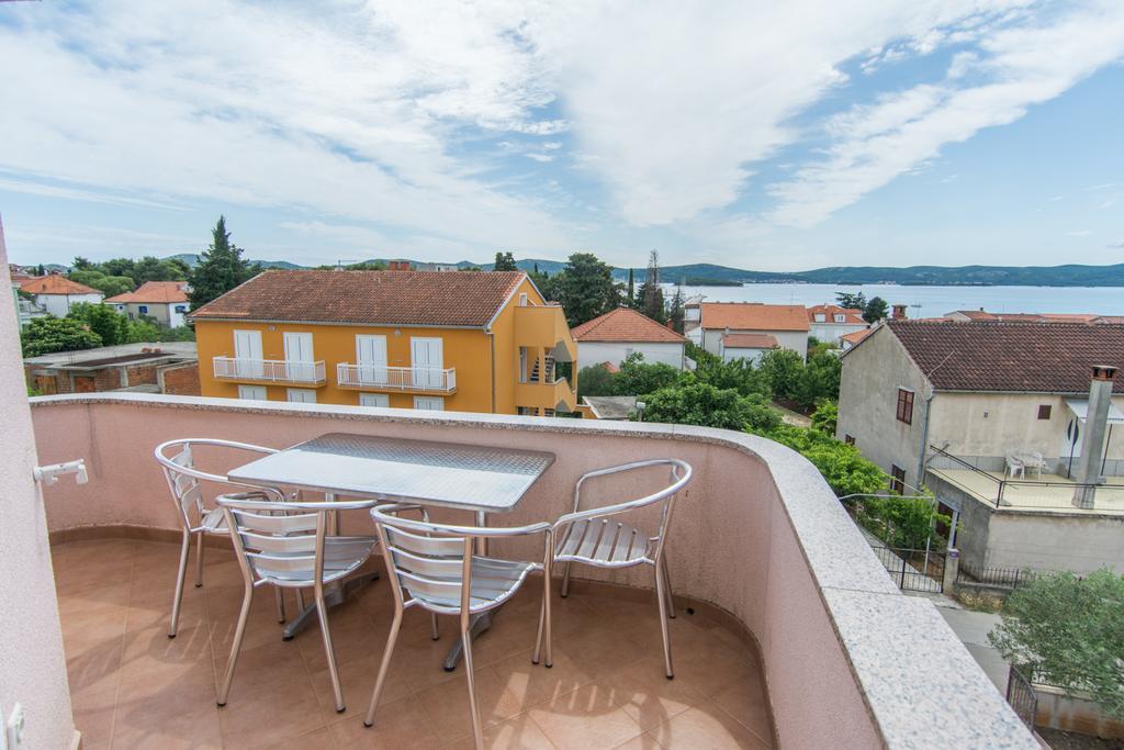Apartments Basilea Biograd Na Moru Quarto foto