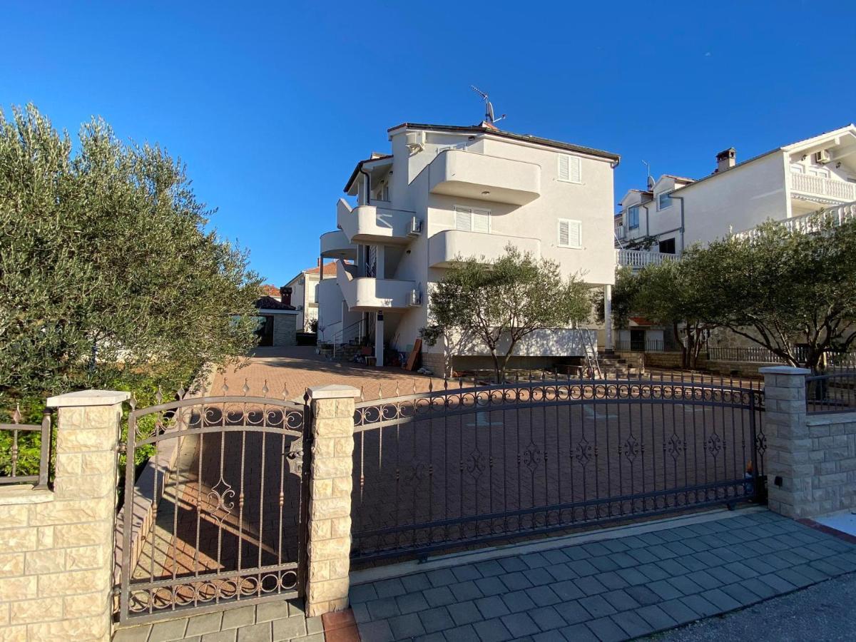 Apartments Basilea Biograd Na Moru Exterior foto